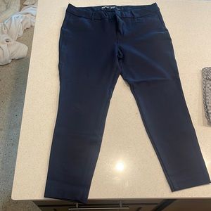 Old Navy pixie pants with built-in sculpt